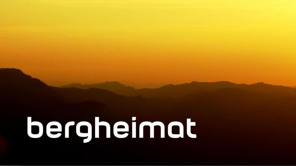 Bed And Breakfast - Die Aelplersuit Fuer Backpackers Im Berghuesli Linthal Kültér fotó
