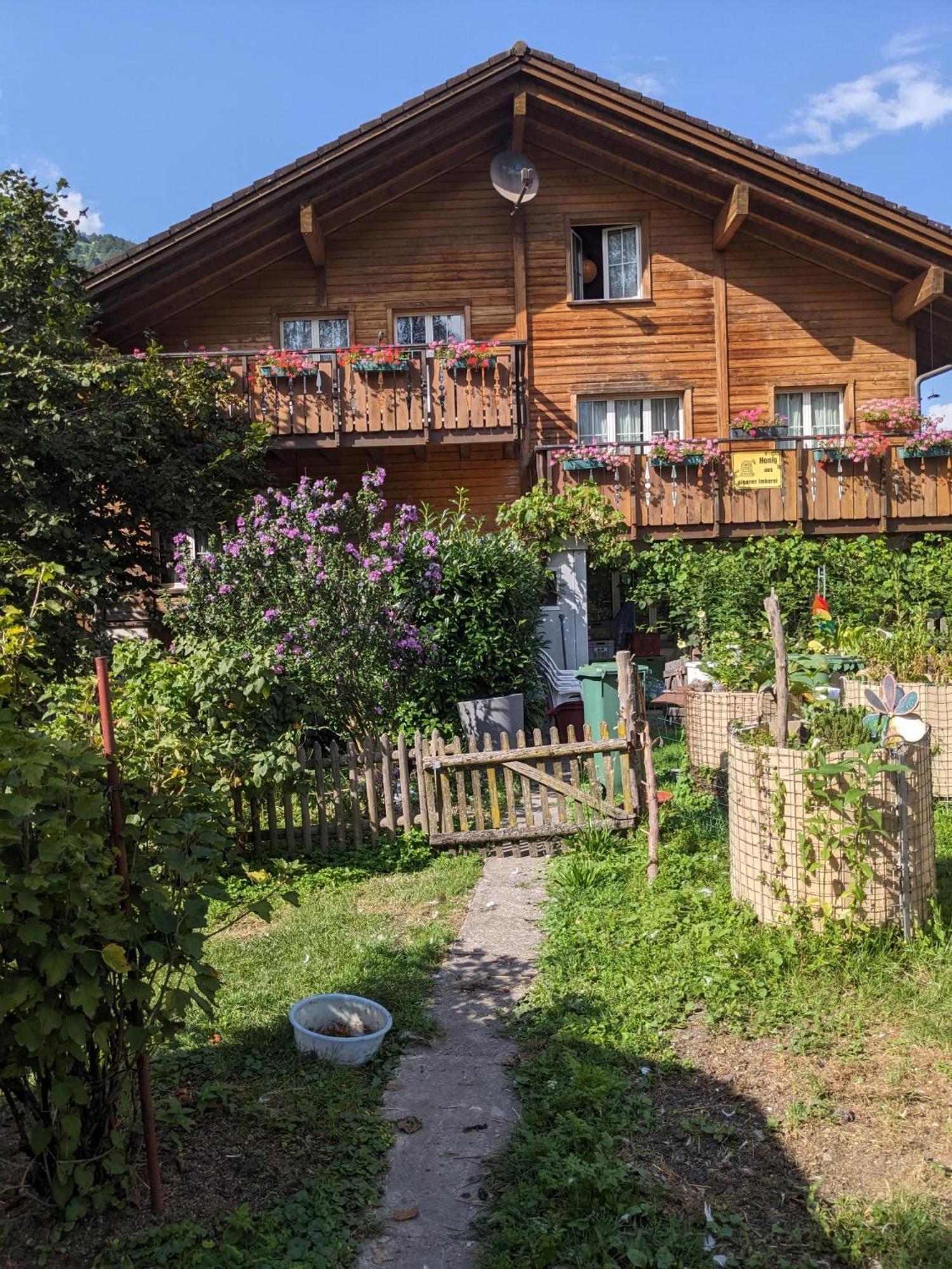 Bed And Breakfast - Die Aelplersuit Fuer Backpackers Im Berghuesli Linthal Kültér fotó